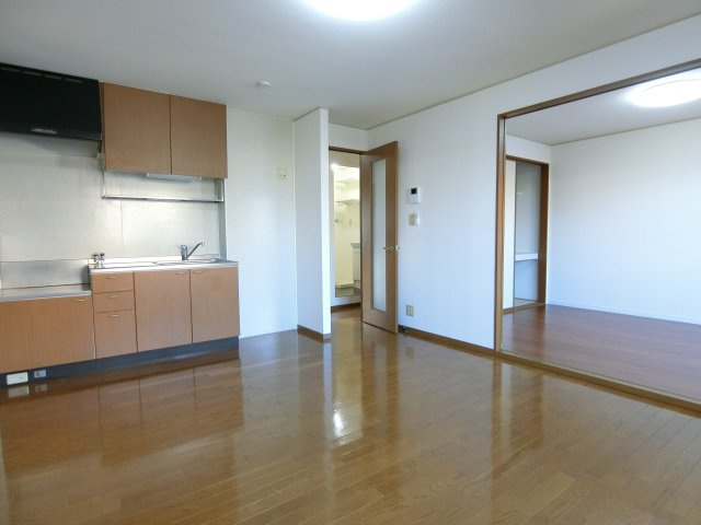 リバーポートあきA棟の居間・リビング