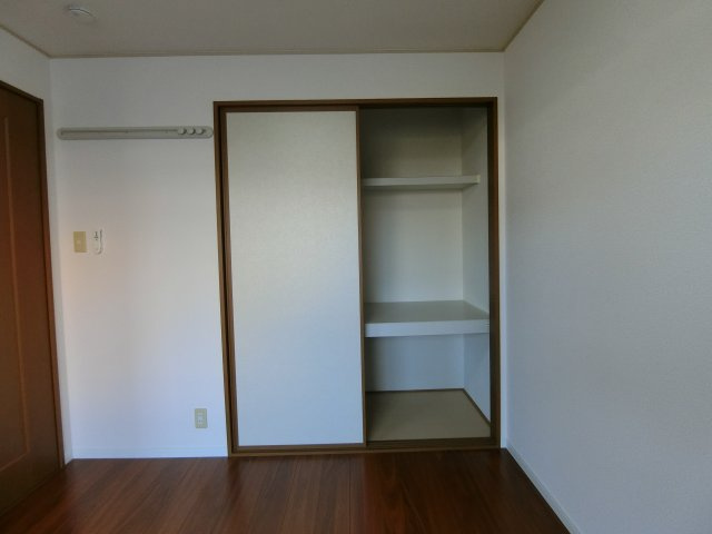 リバーポートあきA棟の収納