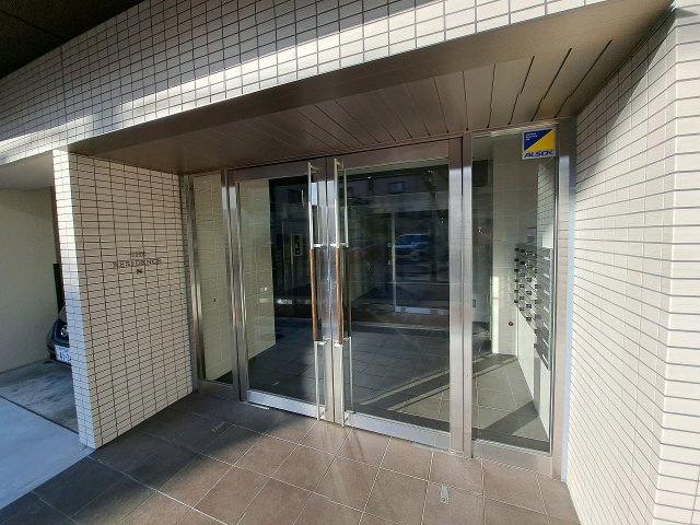THE　RESIDENCE　Nのエントランス