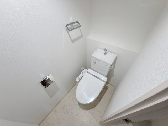 THE　RESIDENCE　Nのトイレ