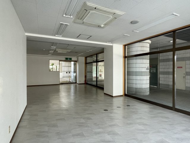 さぼてんビルの内装