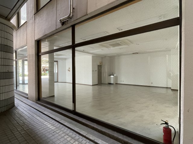 さぼてんビルの内装