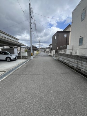 【前面道路含む現地写真】 | 赤磐市桜が丘東2丁目 | 前面道路です