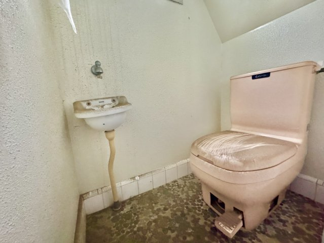 取手市谷中中古戸建のトイレ