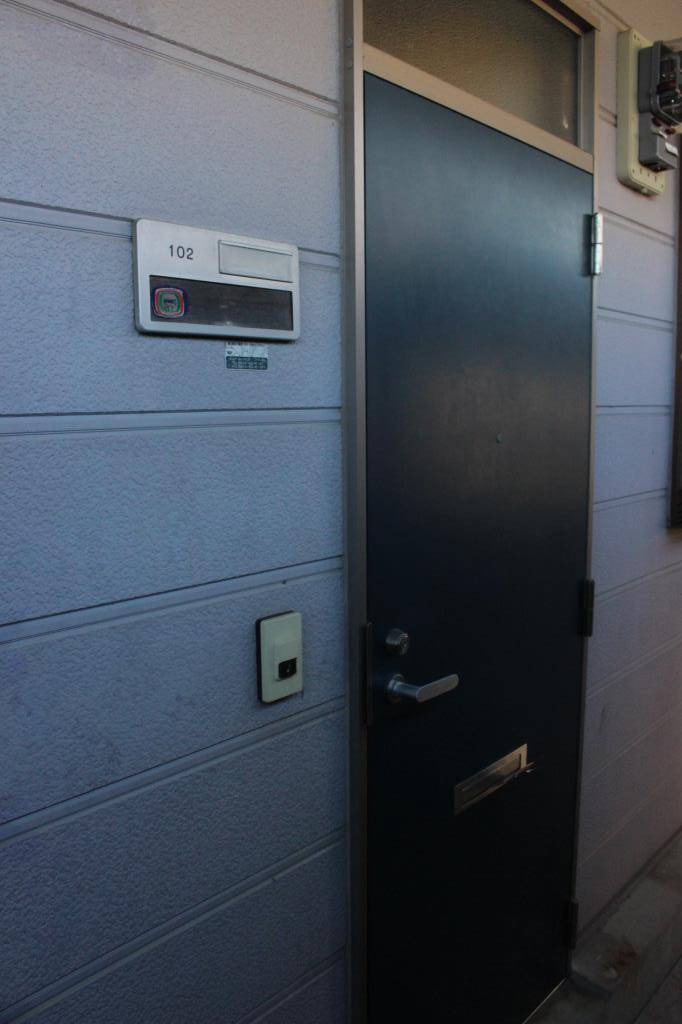 コーポラスかわのの玄関