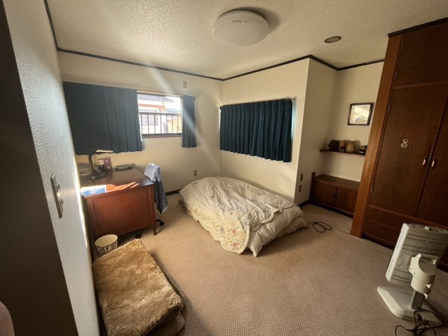 中山台一丁目の洋室