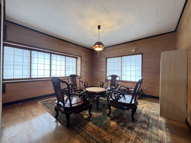 田中東町戸建ての洋室