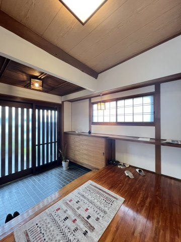 田中東町戸建ての玄関