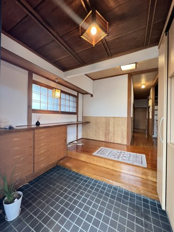 田中東町戸建ての玄関