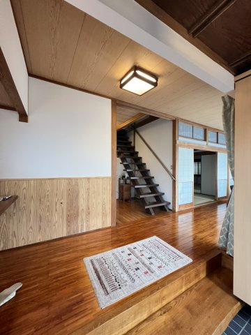 田中東町戸建ての玄関