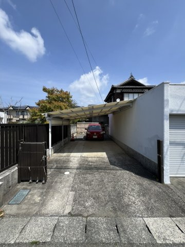 田中東町戸建ての駐車場