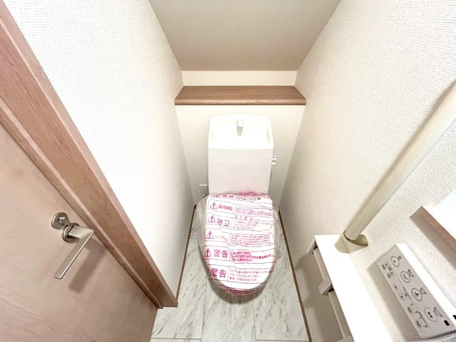 ハートフルタウン　一宮市伝法寺4期　全2区画分譲のトイレ|超表面平滑加工とイオンパワーの「セフィオンテクト」加工で、汚れが付きにくく落ちやすい仕様です。