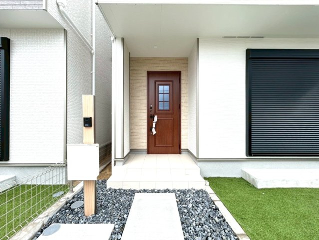 ハートフルタウン　一宮市伝法寺4期　全2区画分譲の玄関|玄関ドアの鍵はディンプルキーと内側はサムターンキーになっており防犯性の高い仕様になっています。