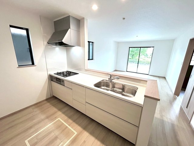 ハートフルタウン　一宮市伝法寺4期　全2区画分譲のキッチン|お手入れがラクなステンレスをトップ部分に使用した機能的で美しいシステムキッチンを使用しています。