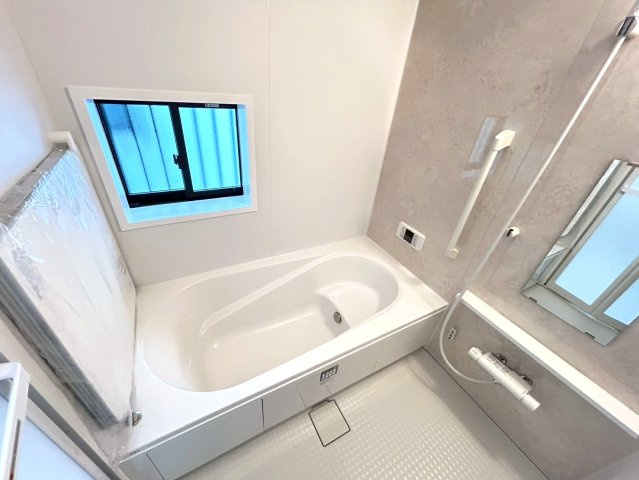 ハートフルタウン　一宮市伝法寺4期　全2区画分譲の浴室|明るく清潔なバスルームで、保温浴槽を使用しており４時間たっても湯温低下は約2.5度の省エネ仕様です。