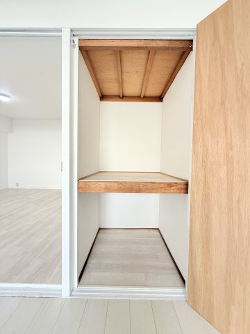 日商岩井京橋ハイツの収納