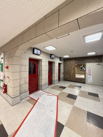 日商岩井京橋ハイツのエントランス