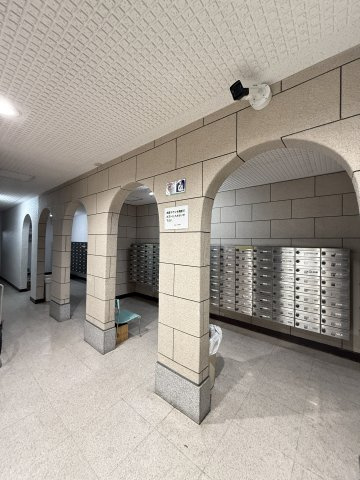 日商岩井京橋ハイツのエントランス