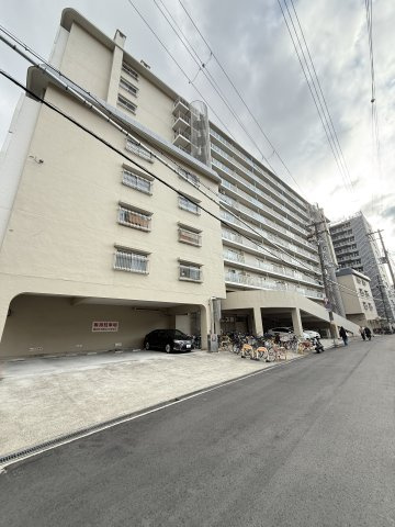 日商岩井京橋ハイツの駐車場