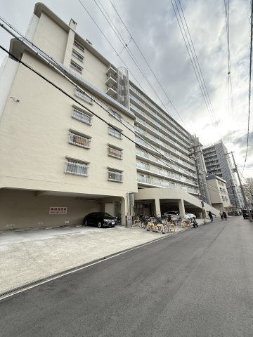 日商岩井京橋ハイツの駐車場