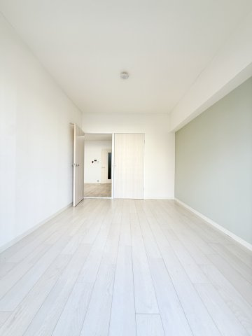 日商岩井京橋ハイツの居間・リビング