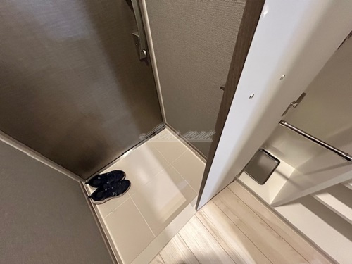 【玄関】メイクスWアート横浜関内