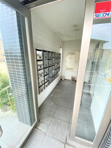 アイルーム阿久比のエントランス