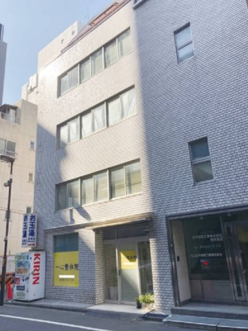 安岡ビルの外観