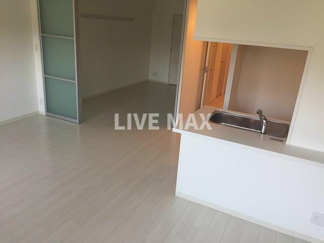 【居間・リビング】プレサンス京大前 