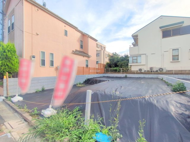 入間郡三芳町大字藤久保の売地の外観|2025年7月撮影
自由設計で建てられる建築条件付売地 全2区画！
現況更地につき、取り壊し費用等不要です。

資料請求やご見学などお気軽にお問い合わせください。