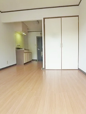 【居間・リビング】 | クラウンハイツ | ゆったり過ごせるリビングです