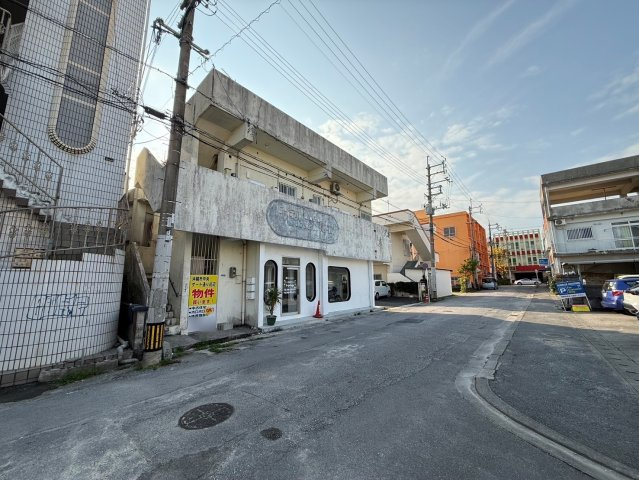 沖縄市中央一丁目　売アパートの外観