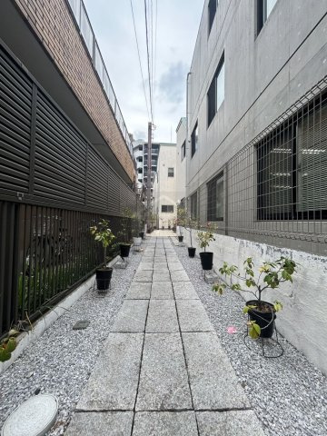 中野区新井１丁目のアパートのエントランス