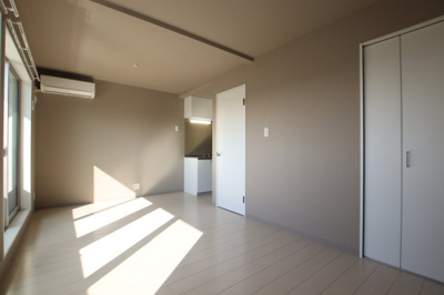 【洋室】 | 南の風 ラ・サンブラ