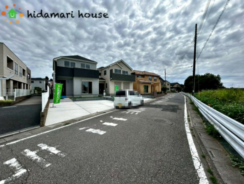 蓮田市藤ノ木Ⅰ　新築戸建　ハートフルタウン02の前面道路含む現地写真