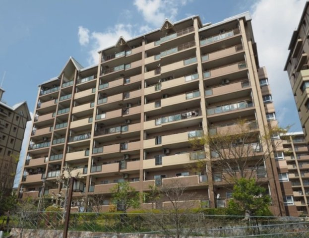 パークサイドすずかけ台11号棟の外観