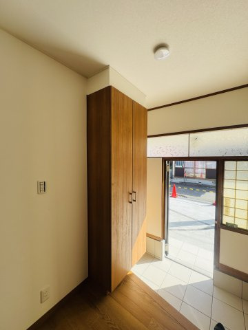 広島市安佐南区相田５丁目　中古一戸建ての玄関