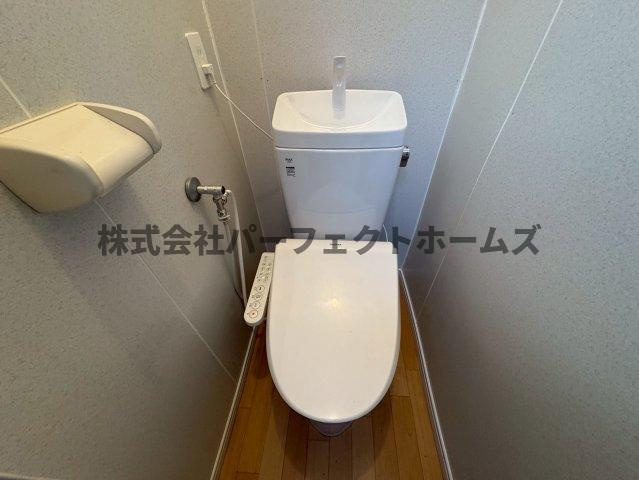 東香里園町連棟　賃貸のトイレ|シンプルで使いやすいトイレです