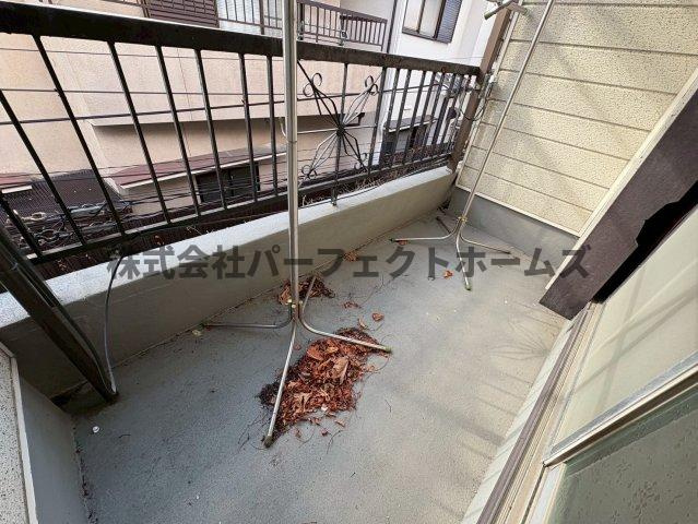 東香里園町連棟　賃貸のバルコニー|バルコニーがあります