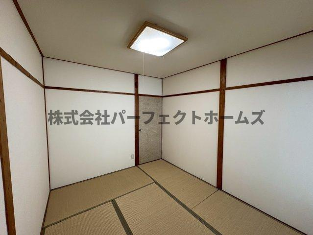 東香里園町連棟　賃貸の和室|ゆったりとくつろげる和室です