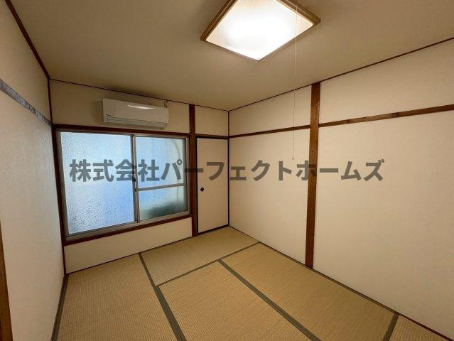 東香里園町連棟　賃貸の和室|柔らかい畳が心地よい和室