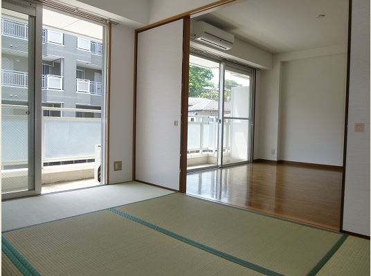 フラット日吉コートＢ棟の寝室