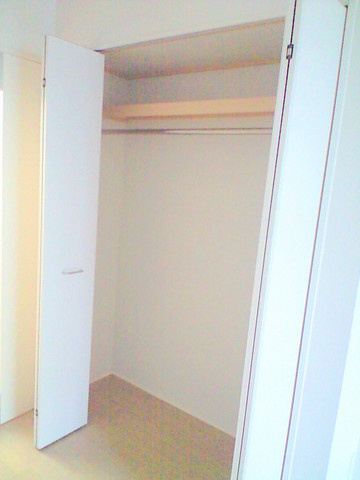 マザーズハンドフラッツの収納|高さのあるクローゼット