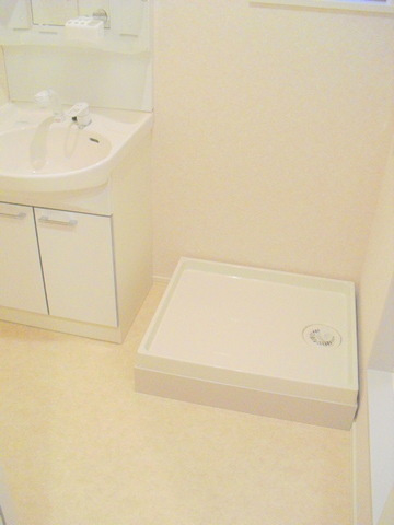 マザーズハンドフラッツの洗面所|脱衣スペース内の洗濯機置場