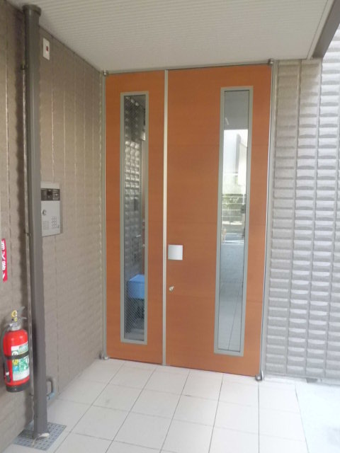 マザーズハンドフラッツのロビー|オートロック付エントランス