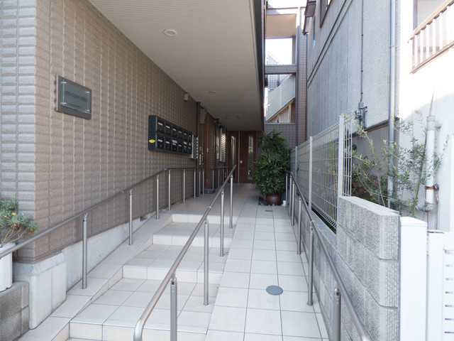 マザーズハンドフラッツのエントランス