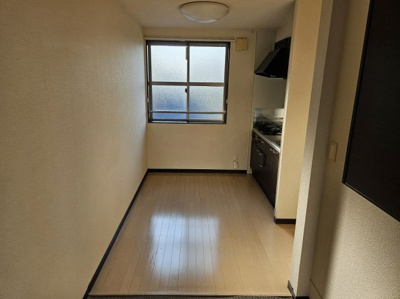 【居間・リビング】 | レオネクストダブルジーⅡ | 備品や設備仕様は号室等により異なります現地をご確認ください。