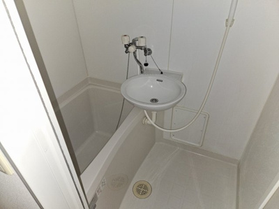 【浴室】 | レオパレスタウンコート南矢三Ⅱ | 備品や設備仕様は号室等により異なります現地をご確認下さい。