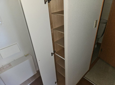 【玄関】 | レオパレスタウンコート南矢三Ⅱ | 備品や設備仕様は号室等により異なります現地をご確認下さい。