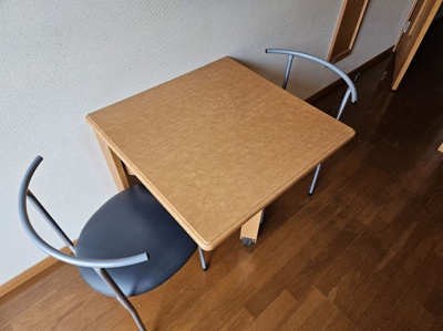 【その他】 | レオパレスタウンコート南矢三Ⅱ | 机・椅子